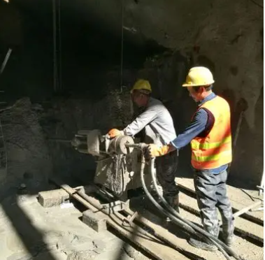 南关水下抗分散灌浆料特点 水下不分散注浆料介绍